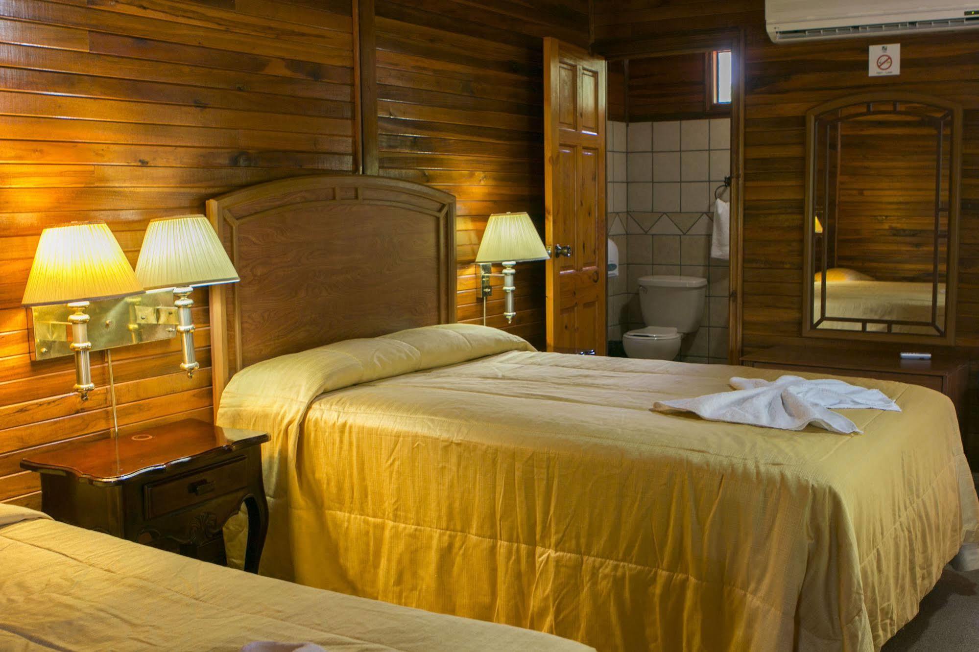 Santa Elena Lodge Cuajiniquil Exterior photo